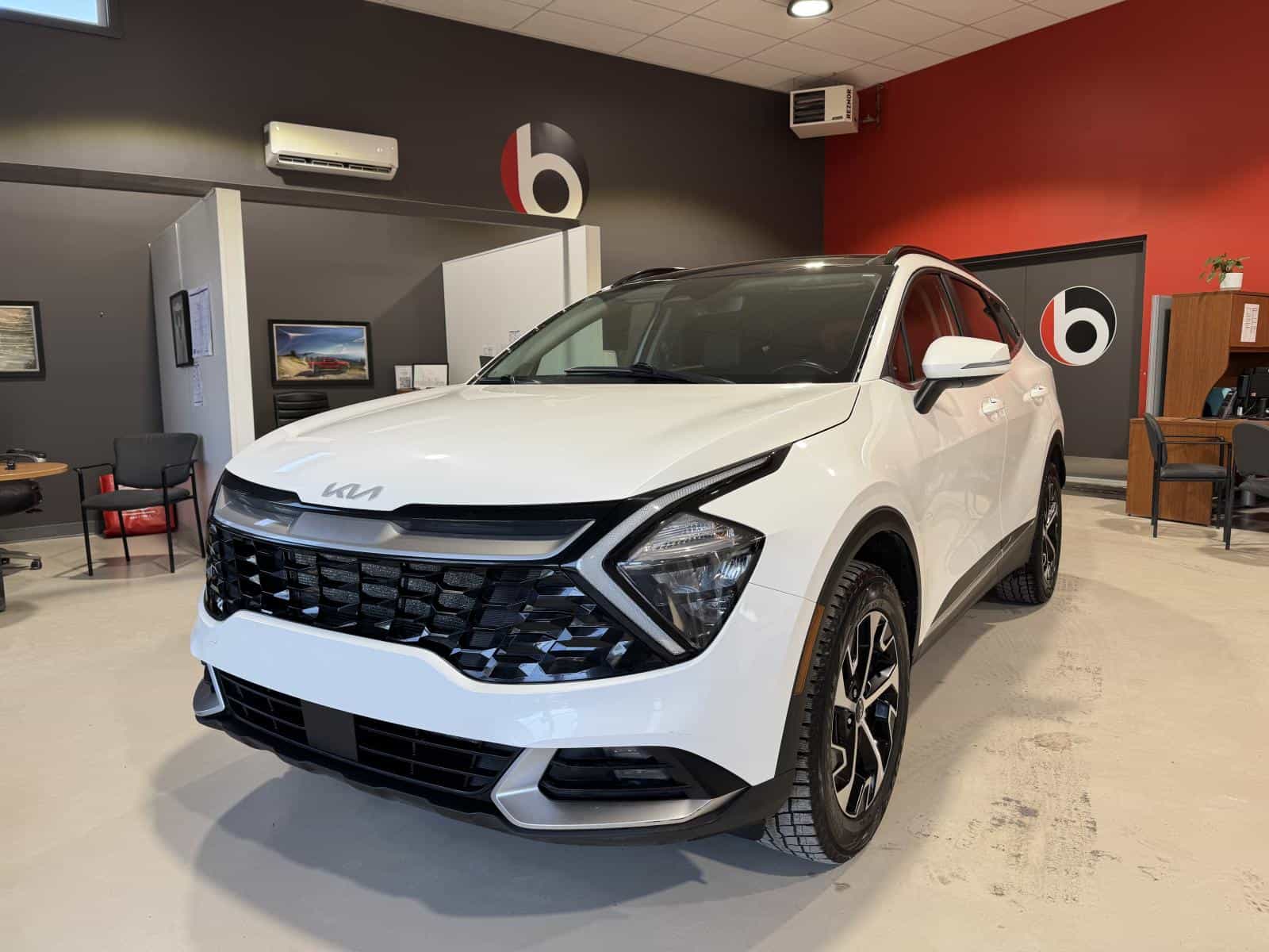 Image 1 Kia Sportage EX 2023