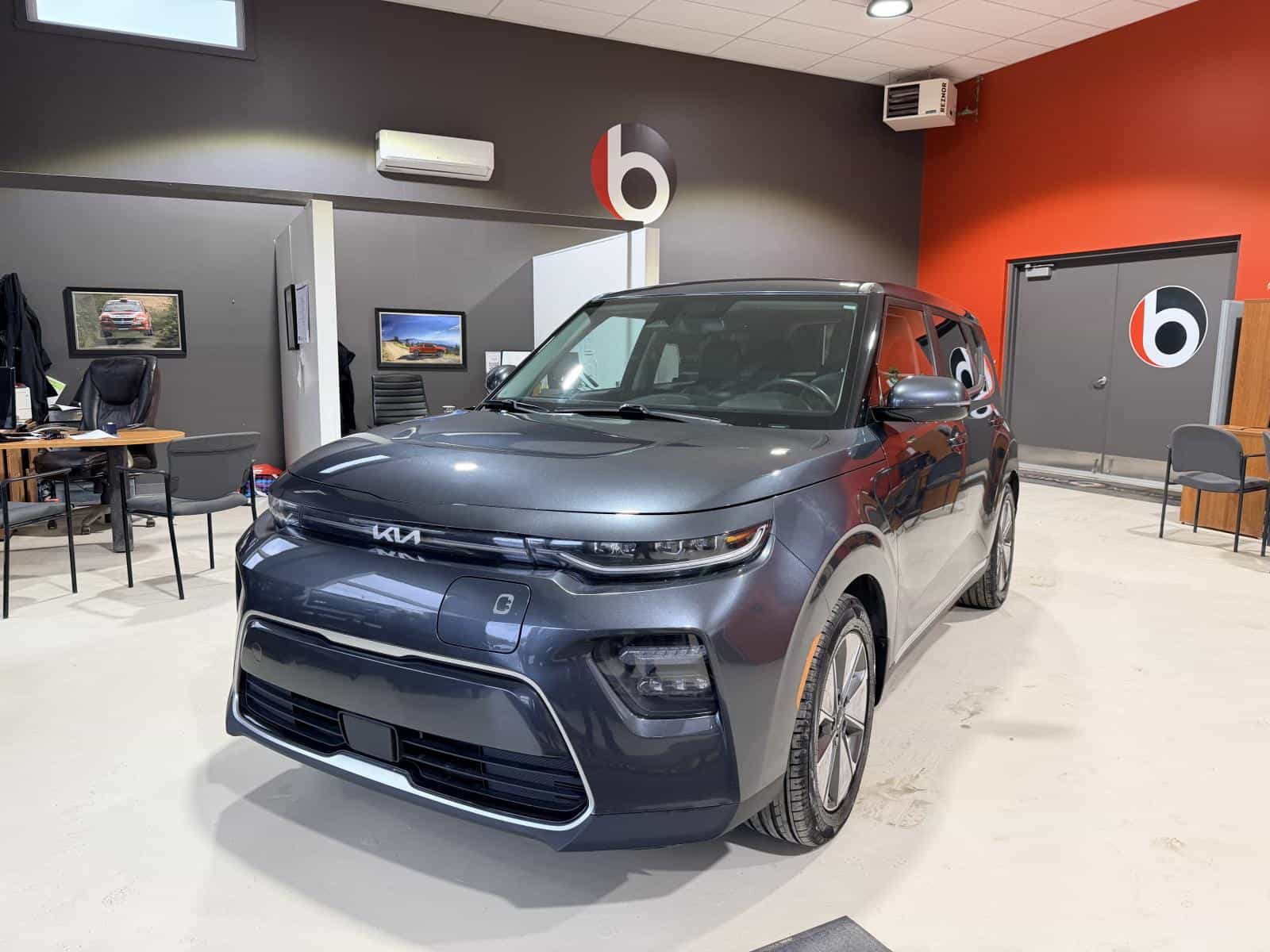2023 Kia Soul EV Limited - Image 1