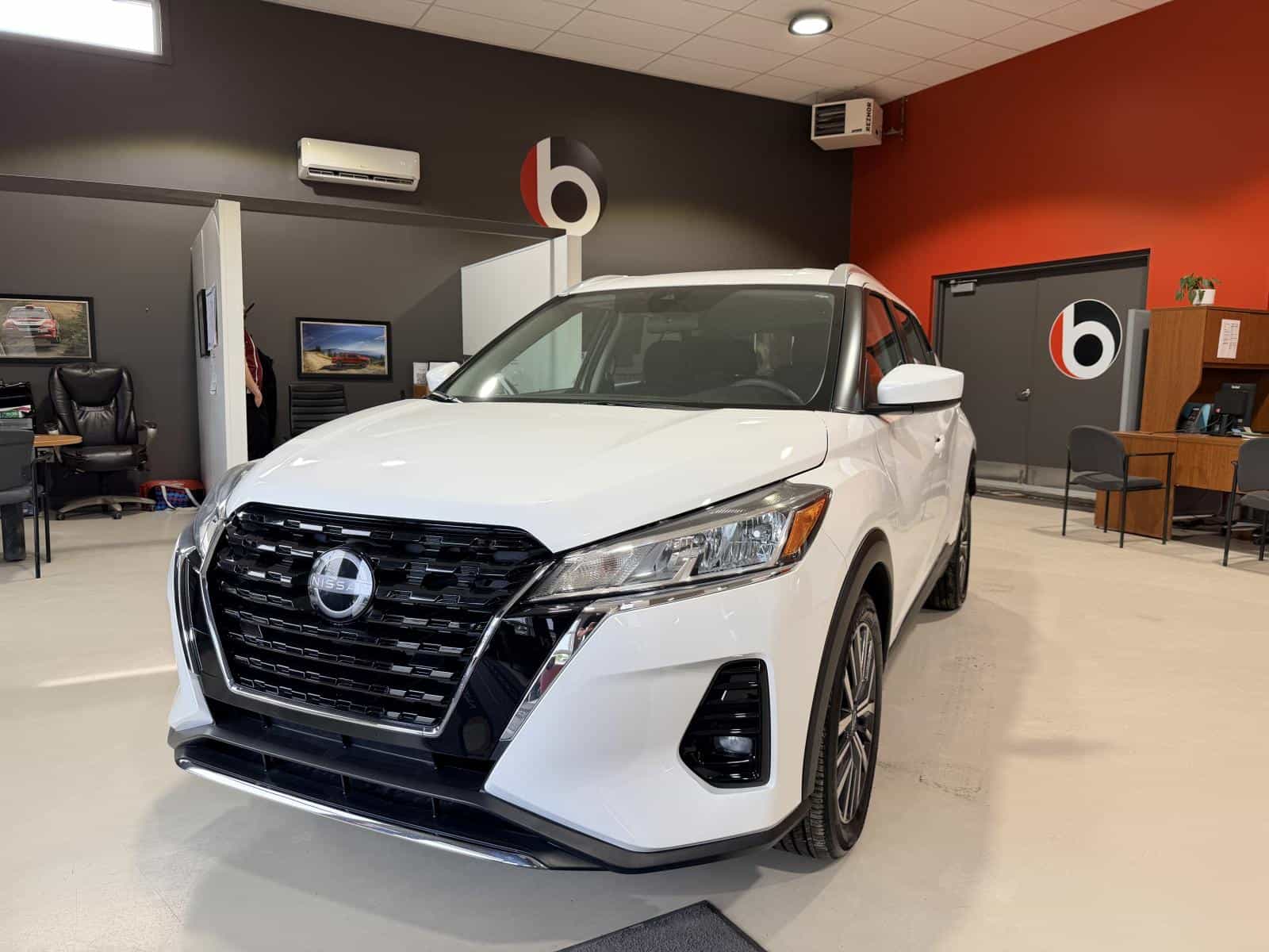 Image 1 Nissan Kicks SV 2024
