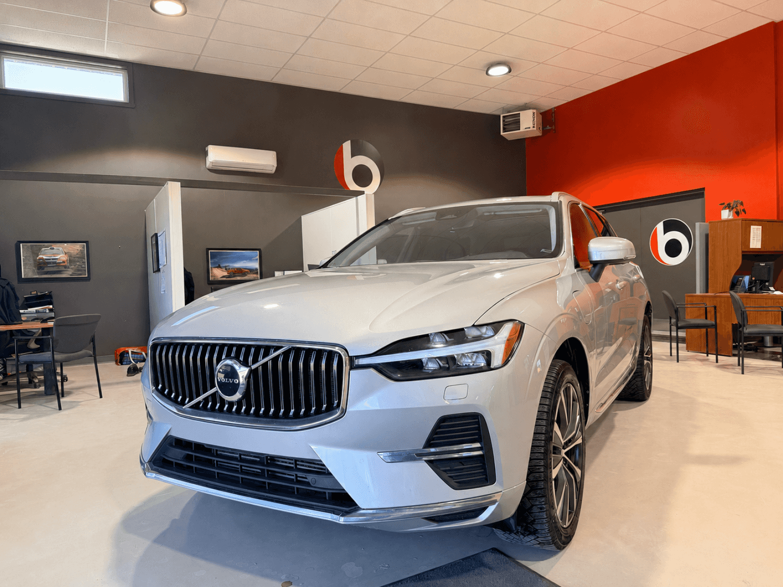 Image 1 Volvo XC60 Inscrptn Expr Rchrg 2022