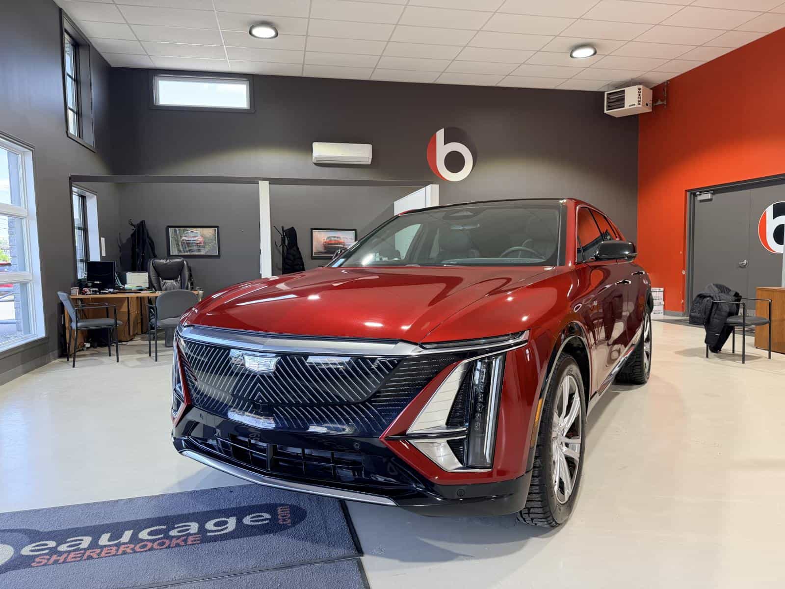 Image 1 Cadillac Lyriq Tech 2024