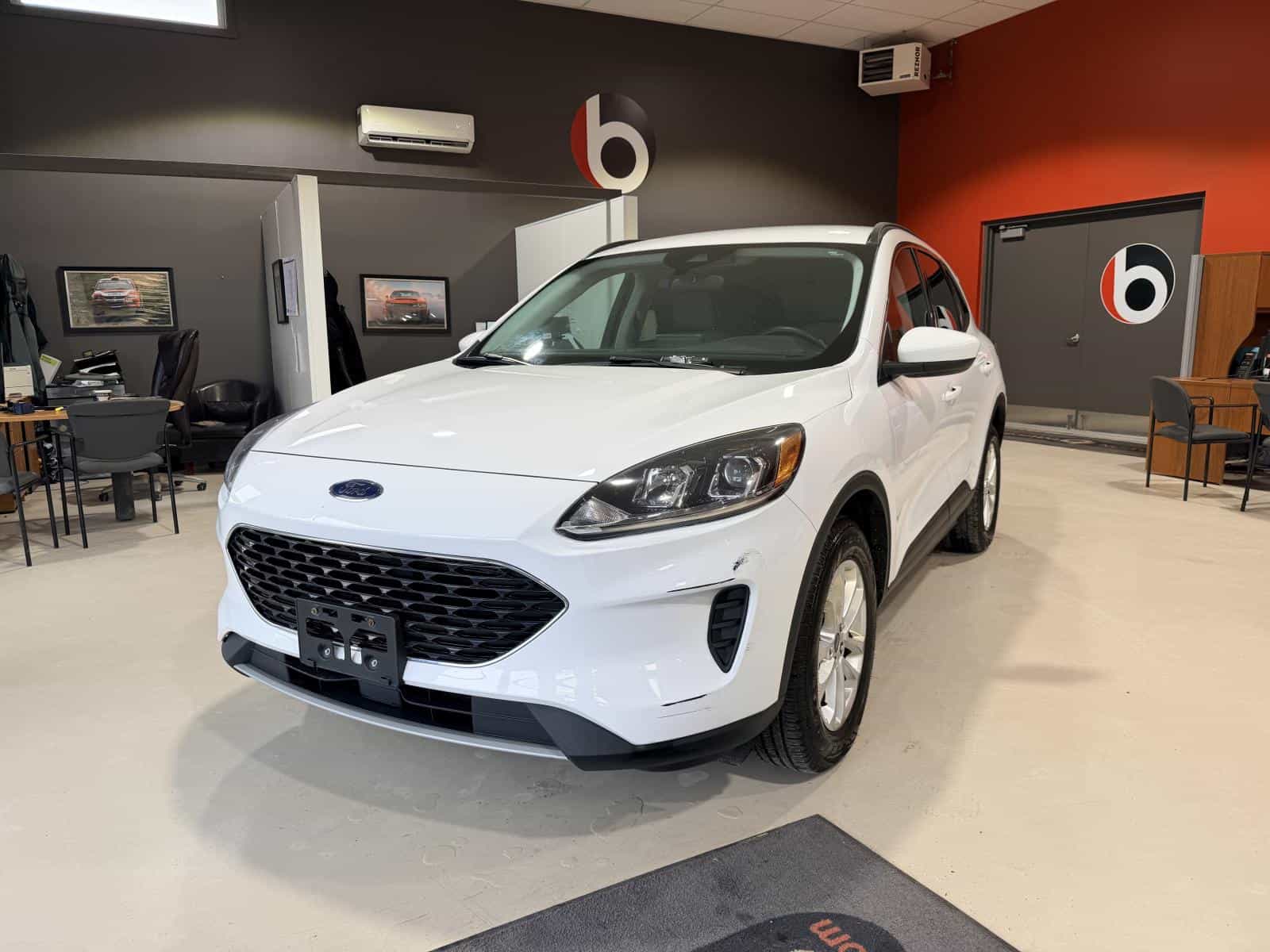 2021 Ford Escape SE Hybrid - Image 1