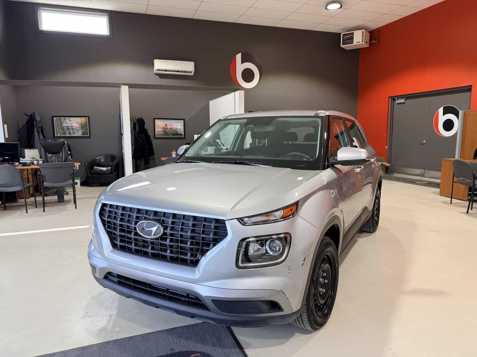 Image 1 Hyundai Venue Essential 2024