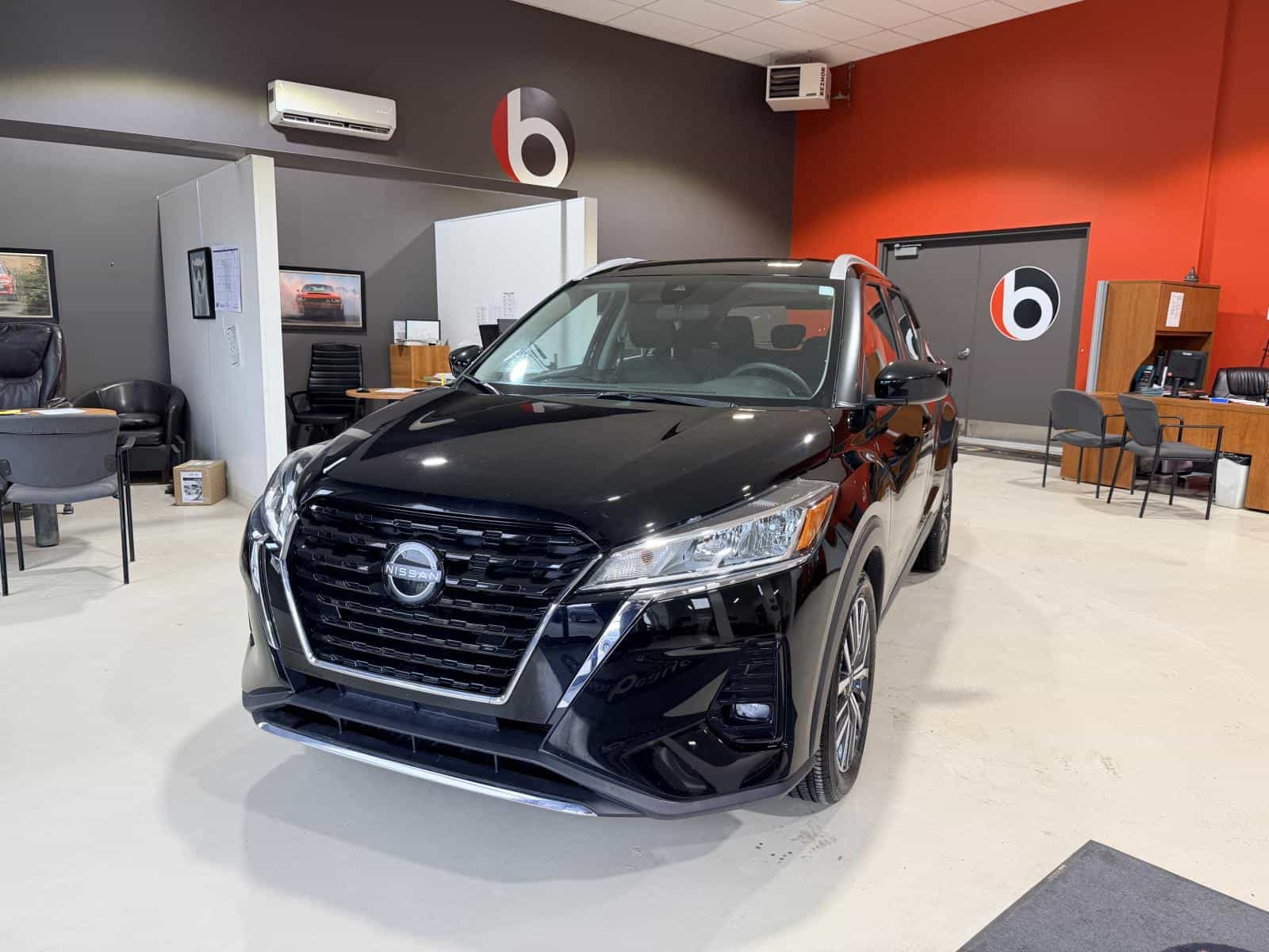 2024 Nissan Kicks SV - Image 1