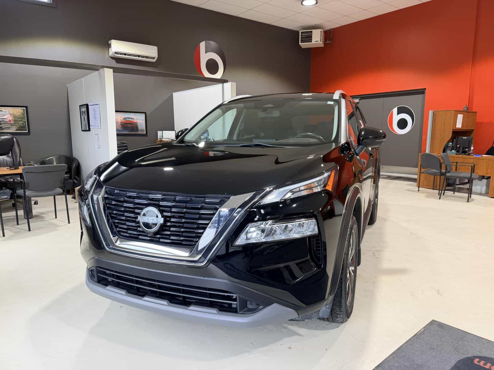 2023 Nissan Rogue SV Moonroof - Image 1