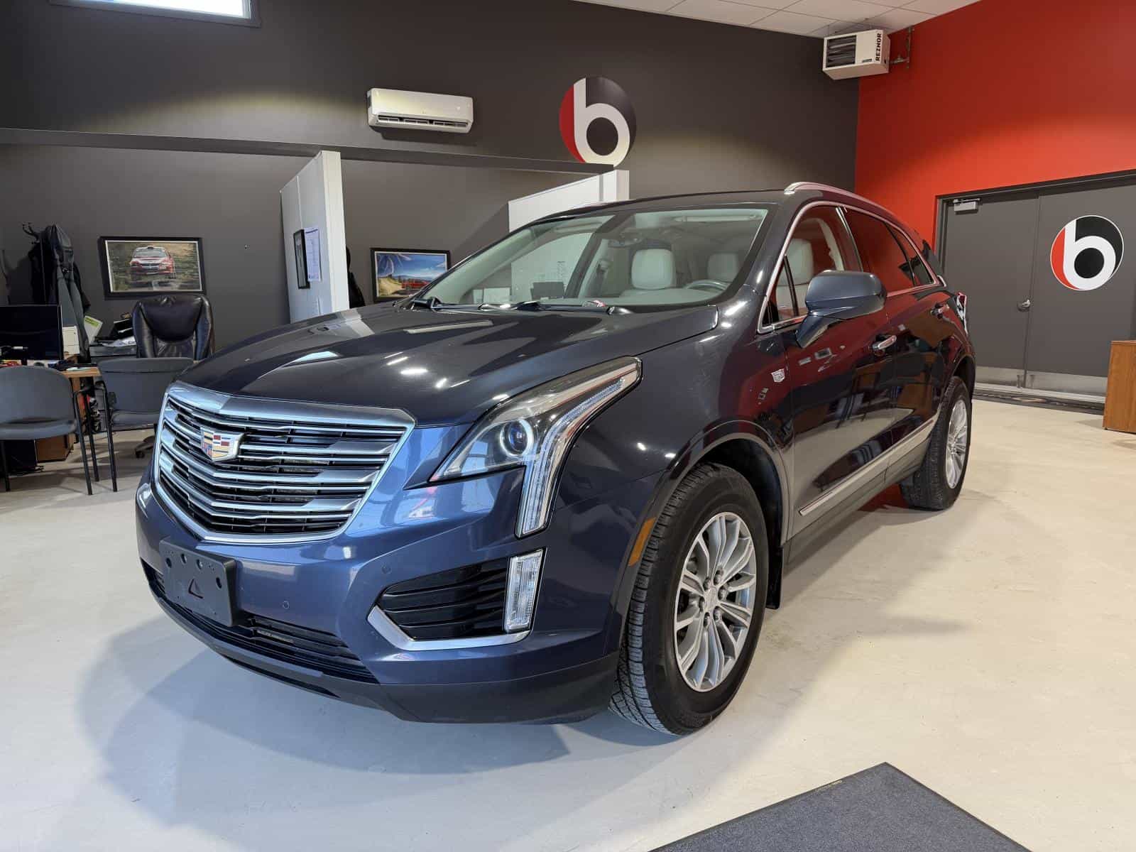 2018 Cadillac XT5 Luxury - Image 1