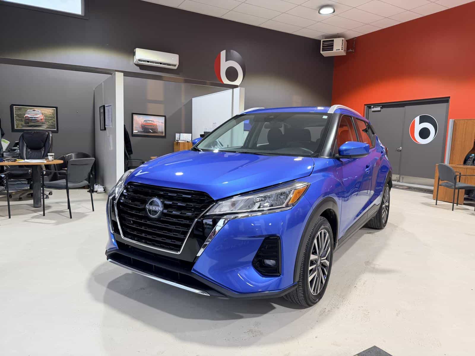 Image 1 Nissan Kicks Play SV 2025