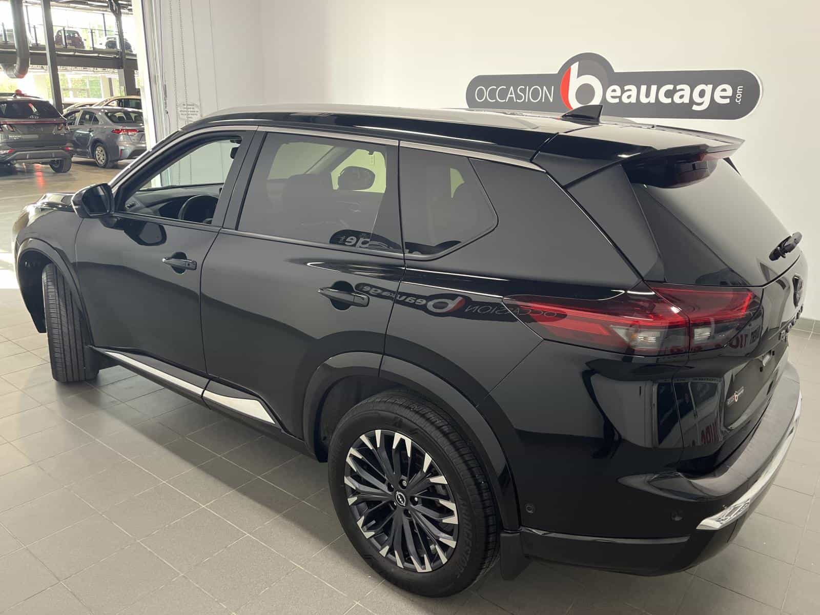 2024 Nissan Rogue Platinum - Image 12