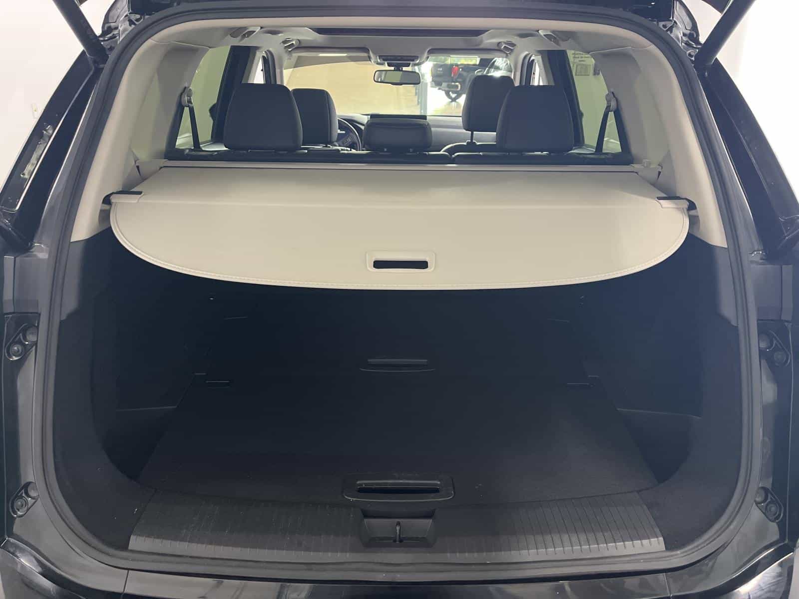 2024 Nissan Rogue Platinum - Image 10