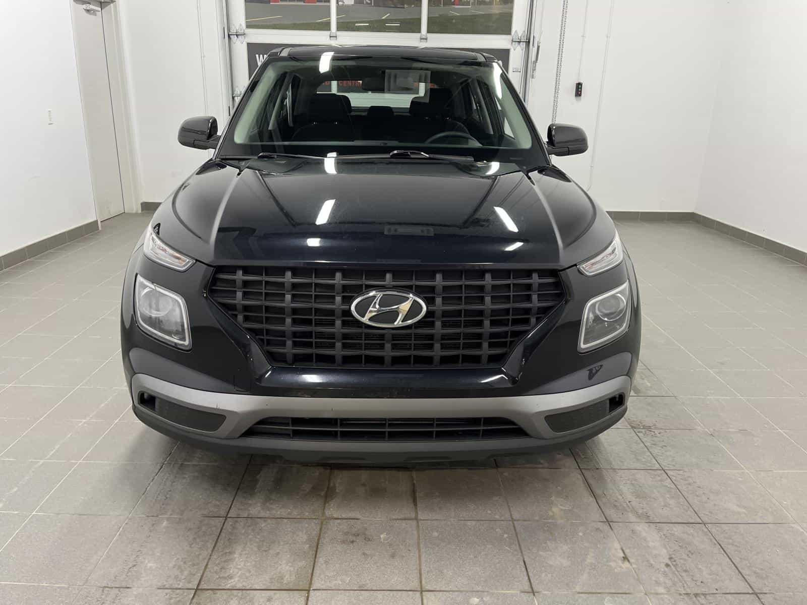 2021 Hyundai Venue Essential - Image 9