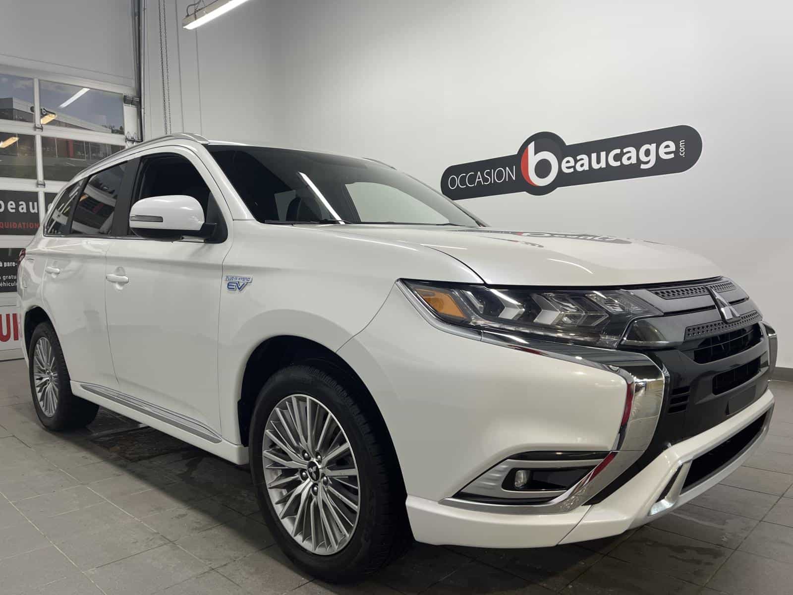 2020 Mitsubishi Outlander PHEV - Image 5