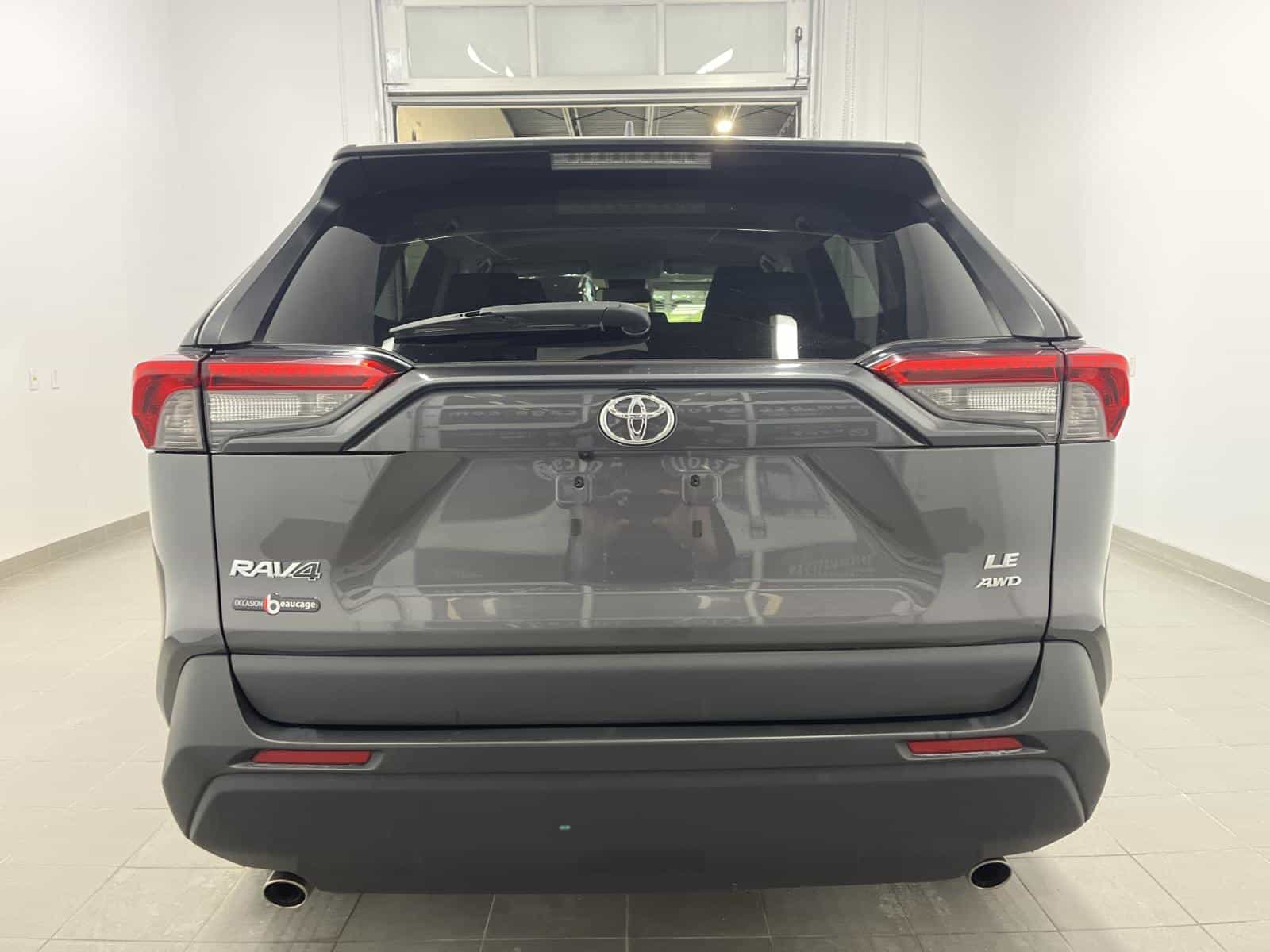 Image 4 Toyota Rav4 LE 2022