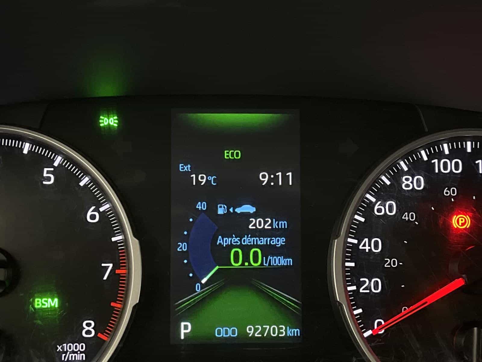 2022 Toyota Rav4 LE - Image 10