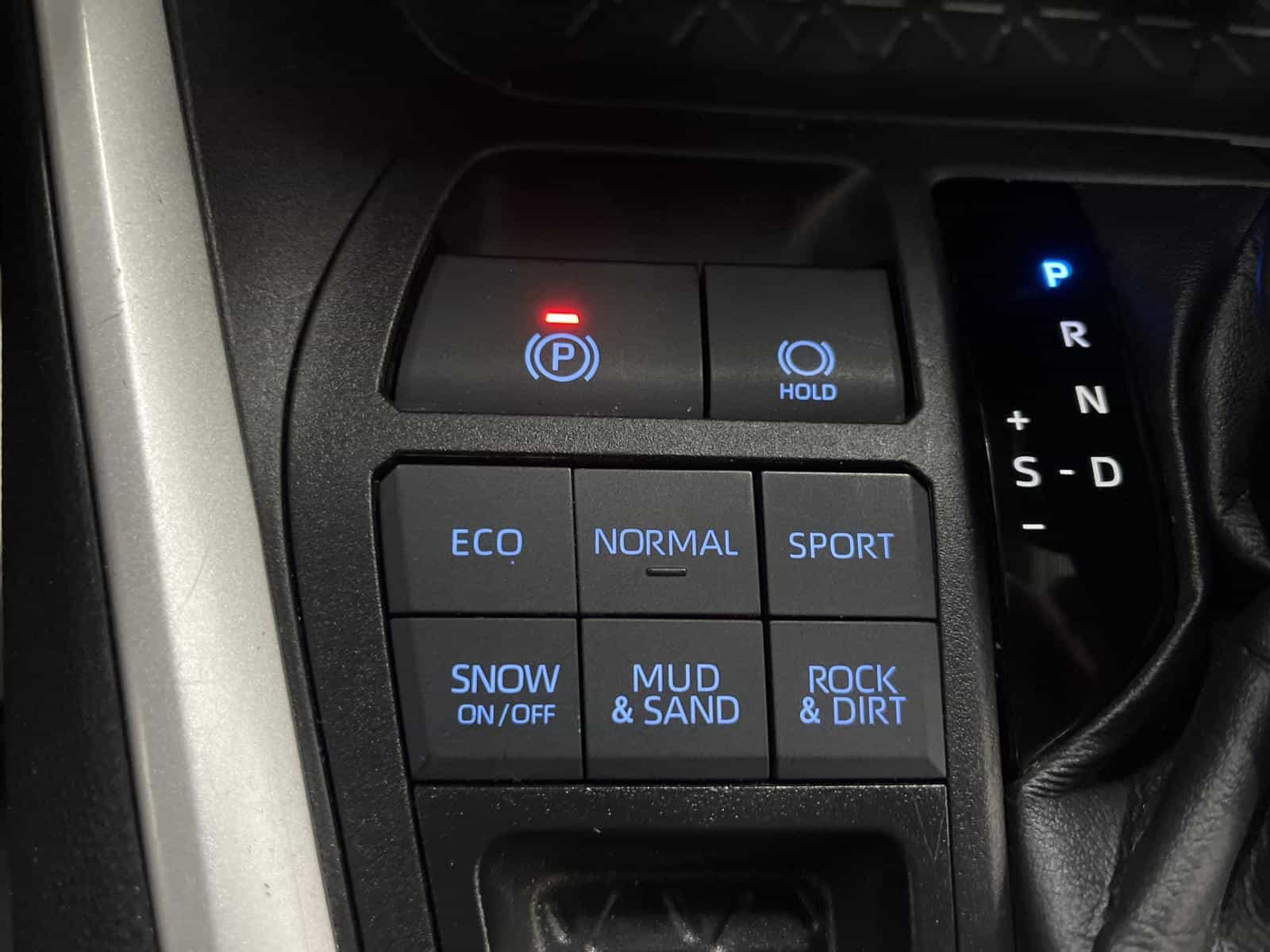 2022 Toyota Rav4 LE - Image 15