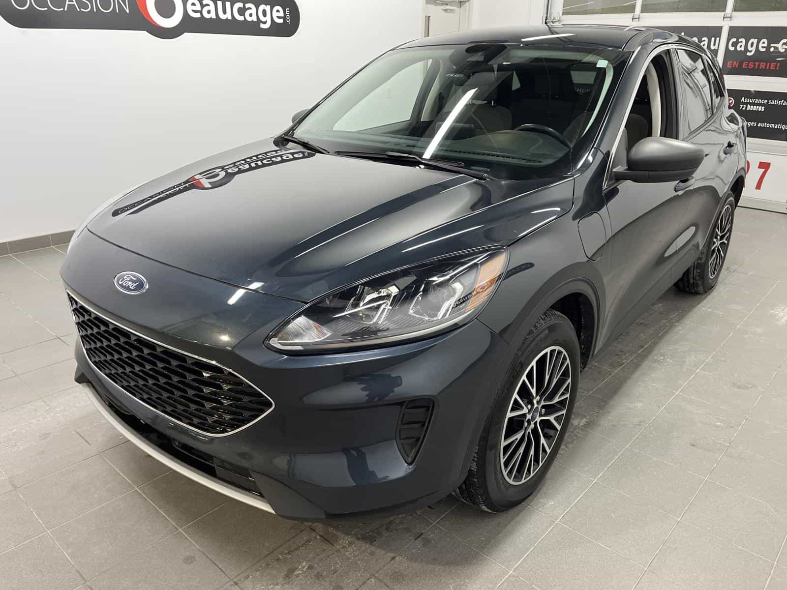 2022 Ford Escape SE PHEV - Image 1