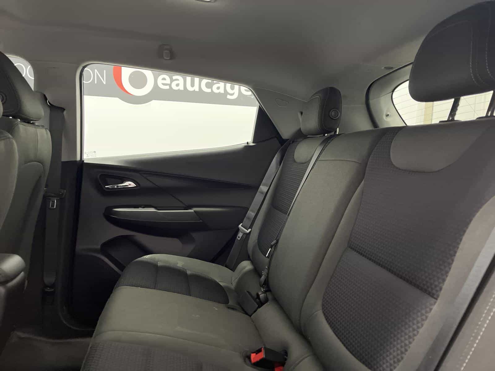 2023 Chevrolet Bolt EV LT - Image 9