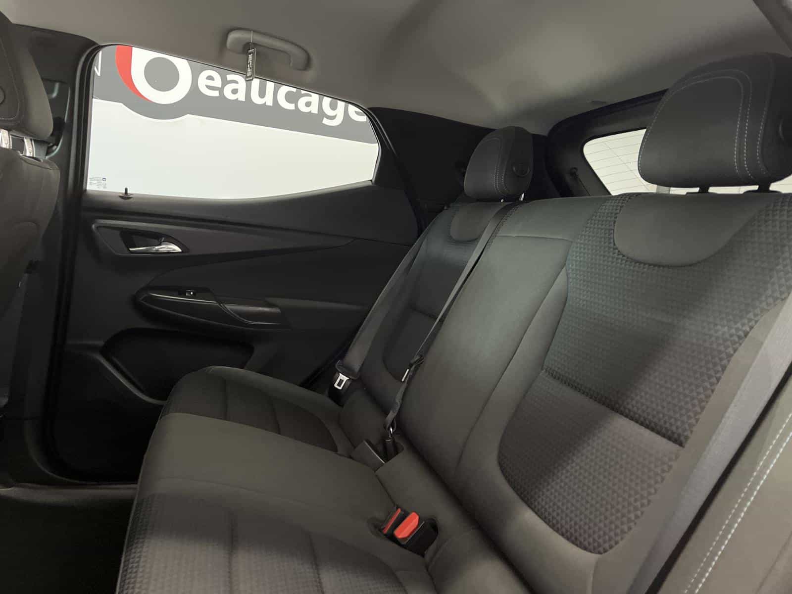 2022 Chevrolet Bolt EUV LT - Image 10