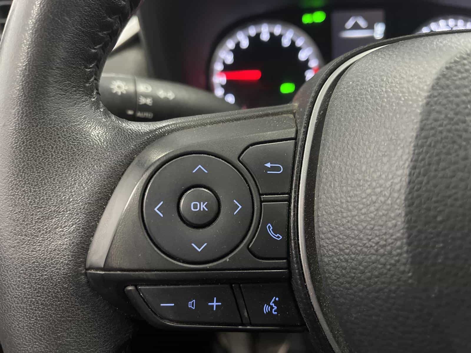 Image 12 Toyota Rav4 XLE 2022