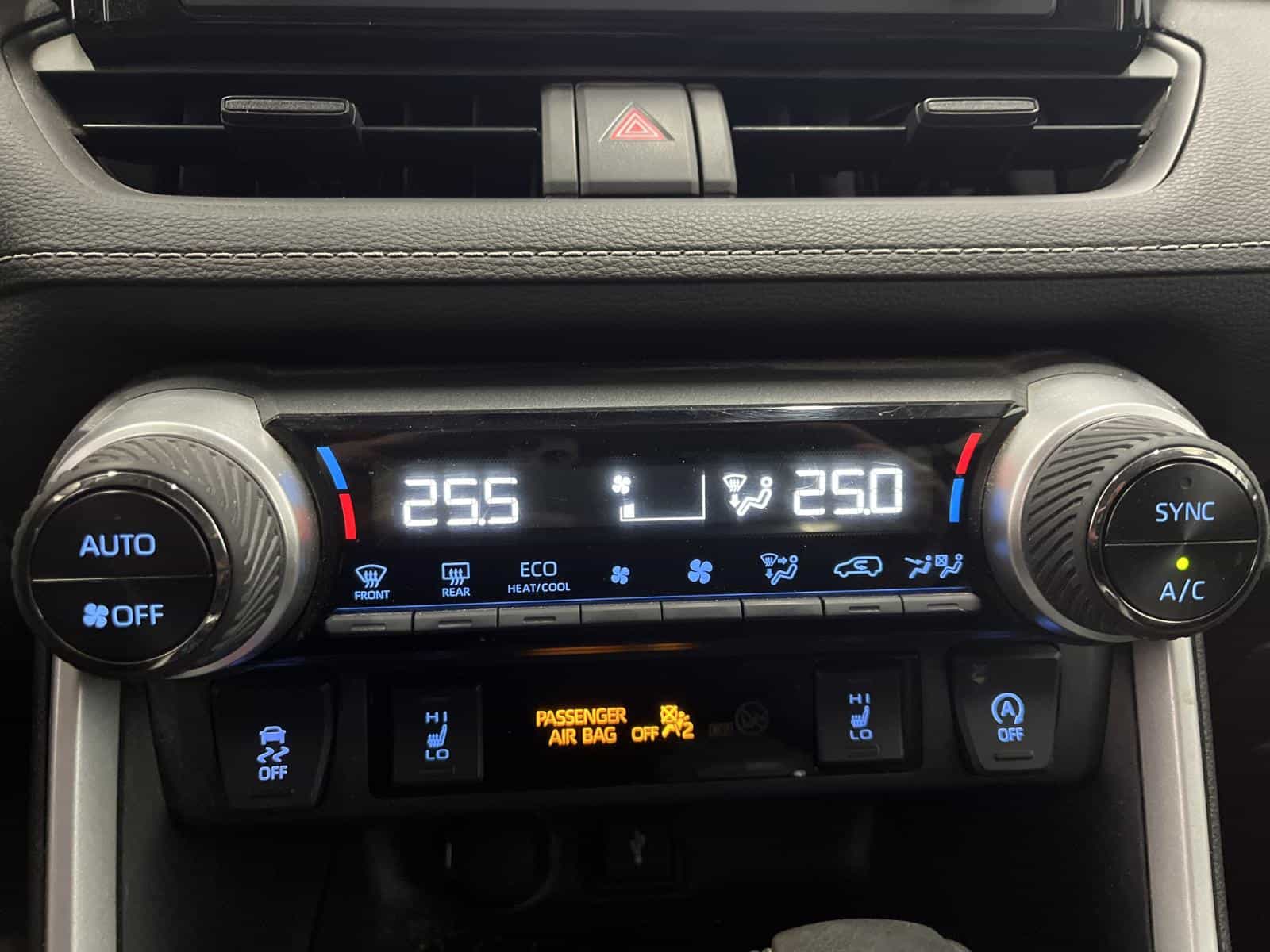 2022 Toyota Rav4 XLE - Image 16