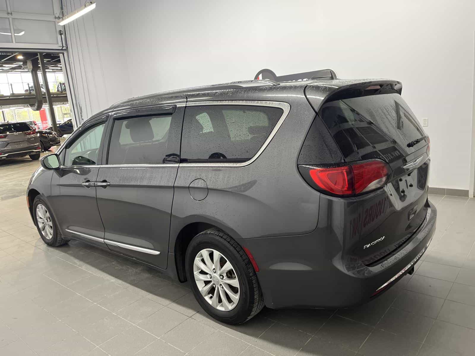 Image 3 Chrysler Pacifica Touring L 2018