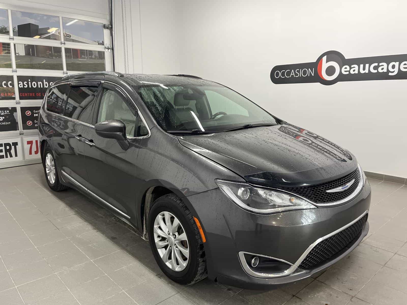 2018 Chrysler Pacifica Touring L - Image 6