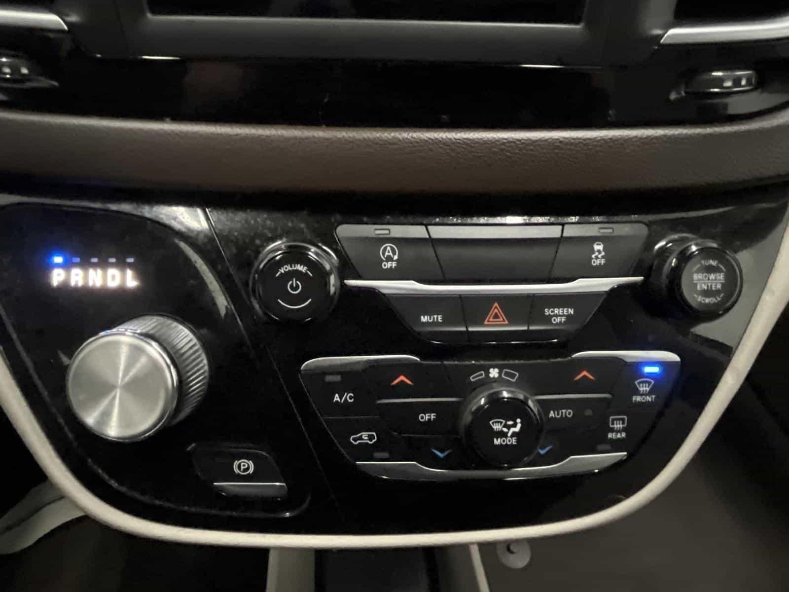 2018 Chrysler Pacifica Touring L - Image 17