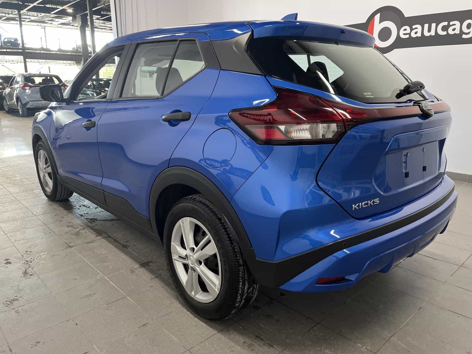 Image 3 Nissan Kicks S 2023