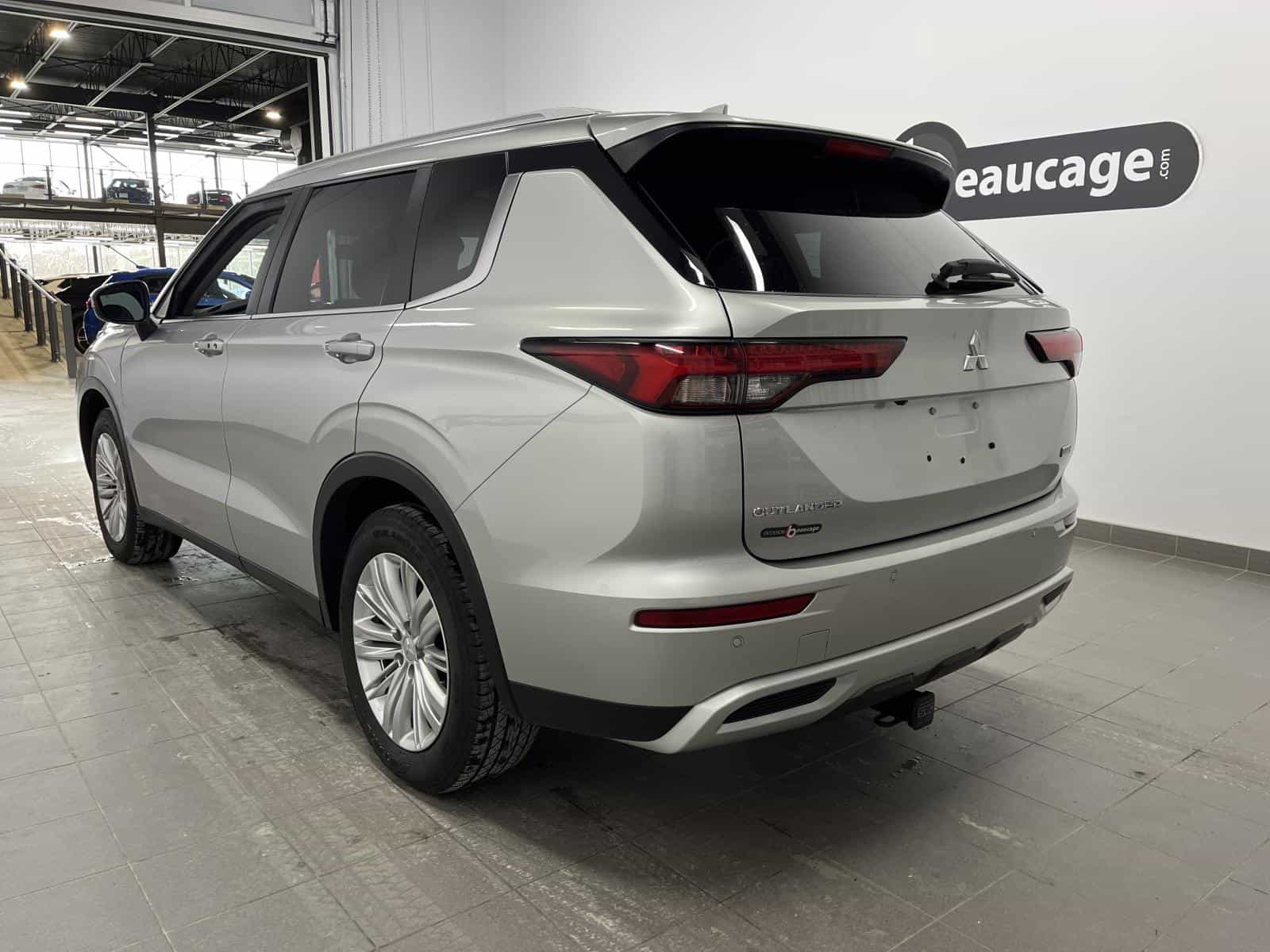 Image 3 Mitsubishi Outlander SE 2022