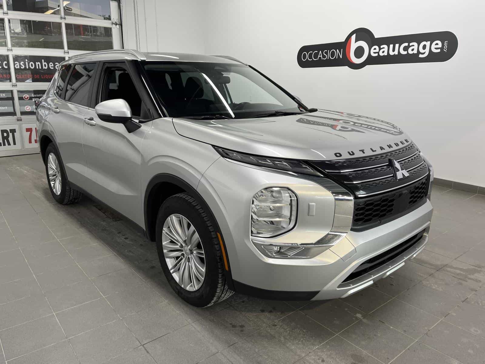 2022 Mitsubishi Outlander SE - Image 6