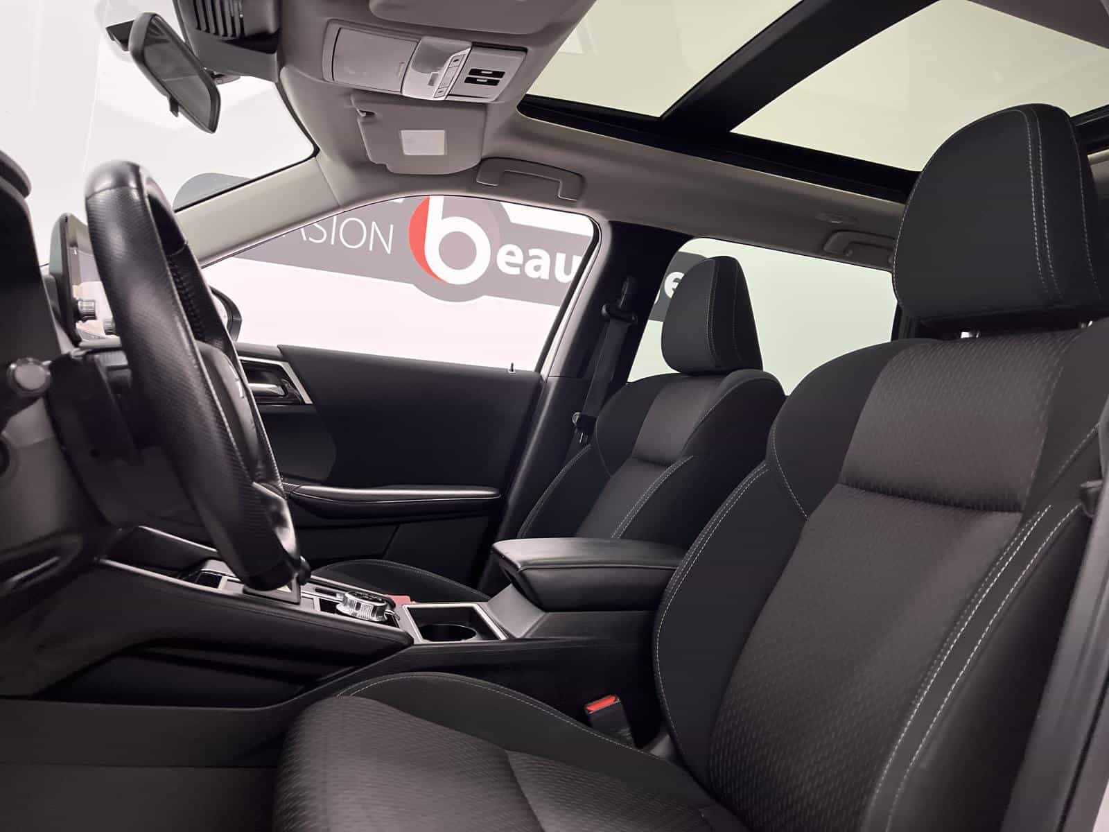 Image 8 Mitsubishi Outlander SE 2022