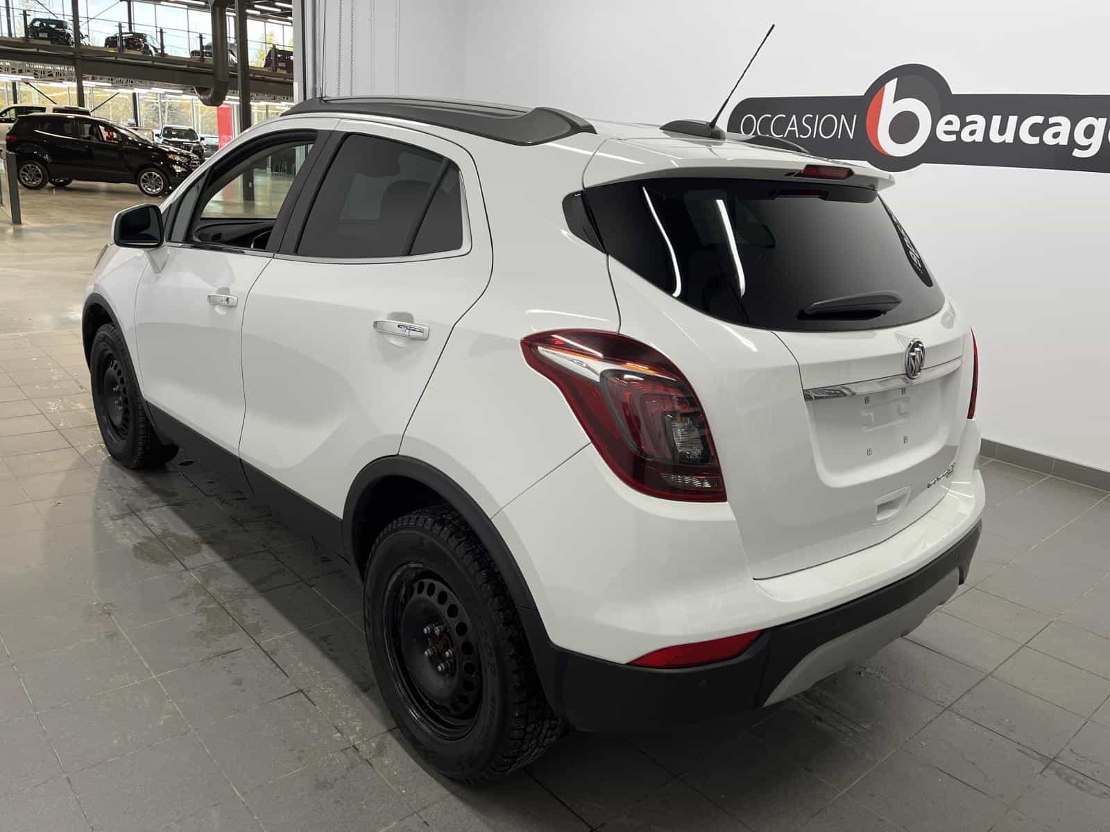 Image 3 Buick Encore Preferred 2021
