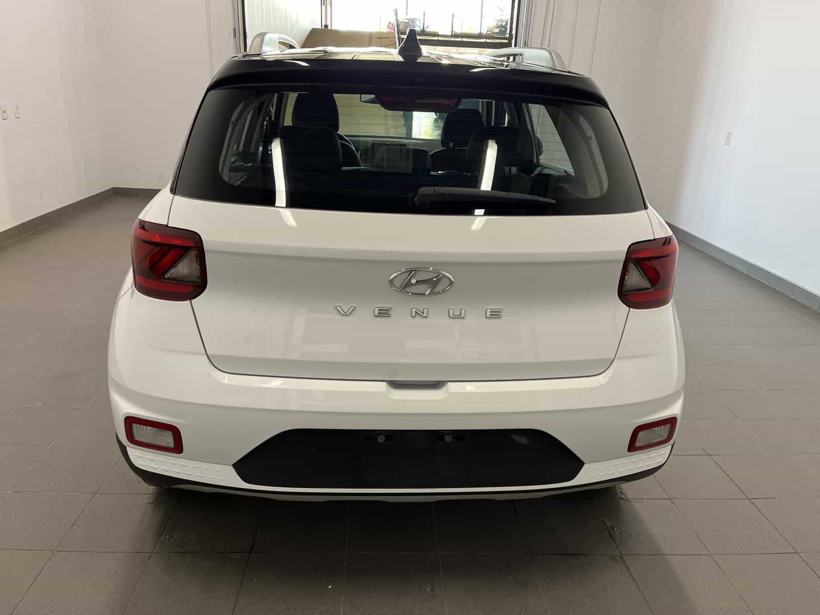 2020 Hyundai Venue Trend - Image 4