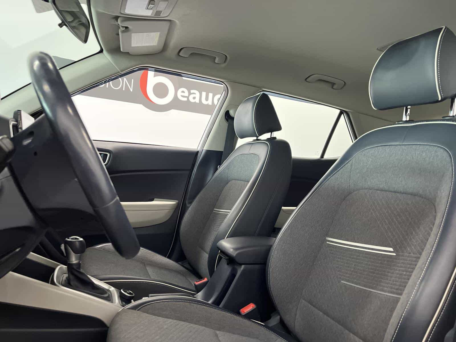 2020 Hyundai Venue Trend - Image 8