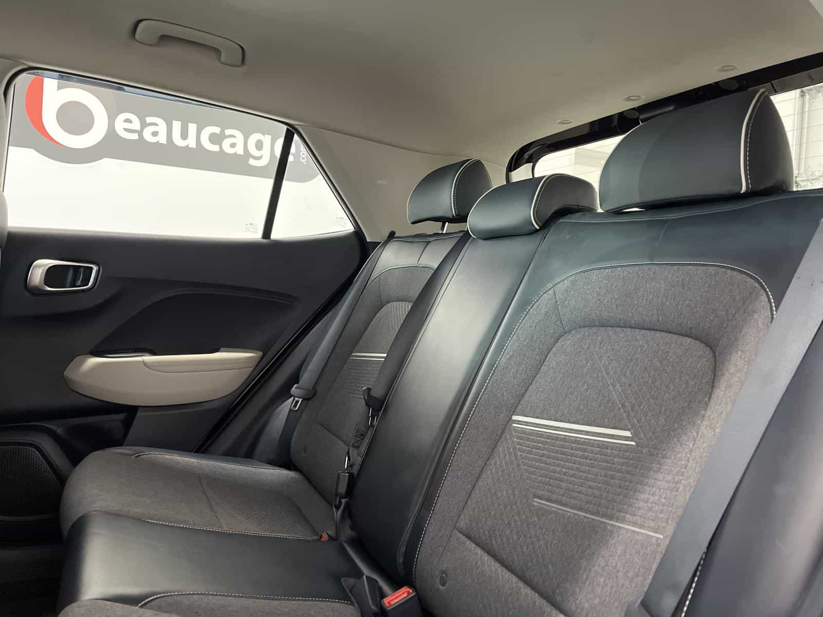 2020 Hyundai Venue Trend - Image 10