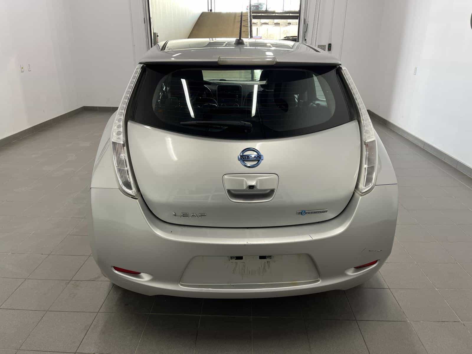 Image 4 Nissan Leaf SV 2015