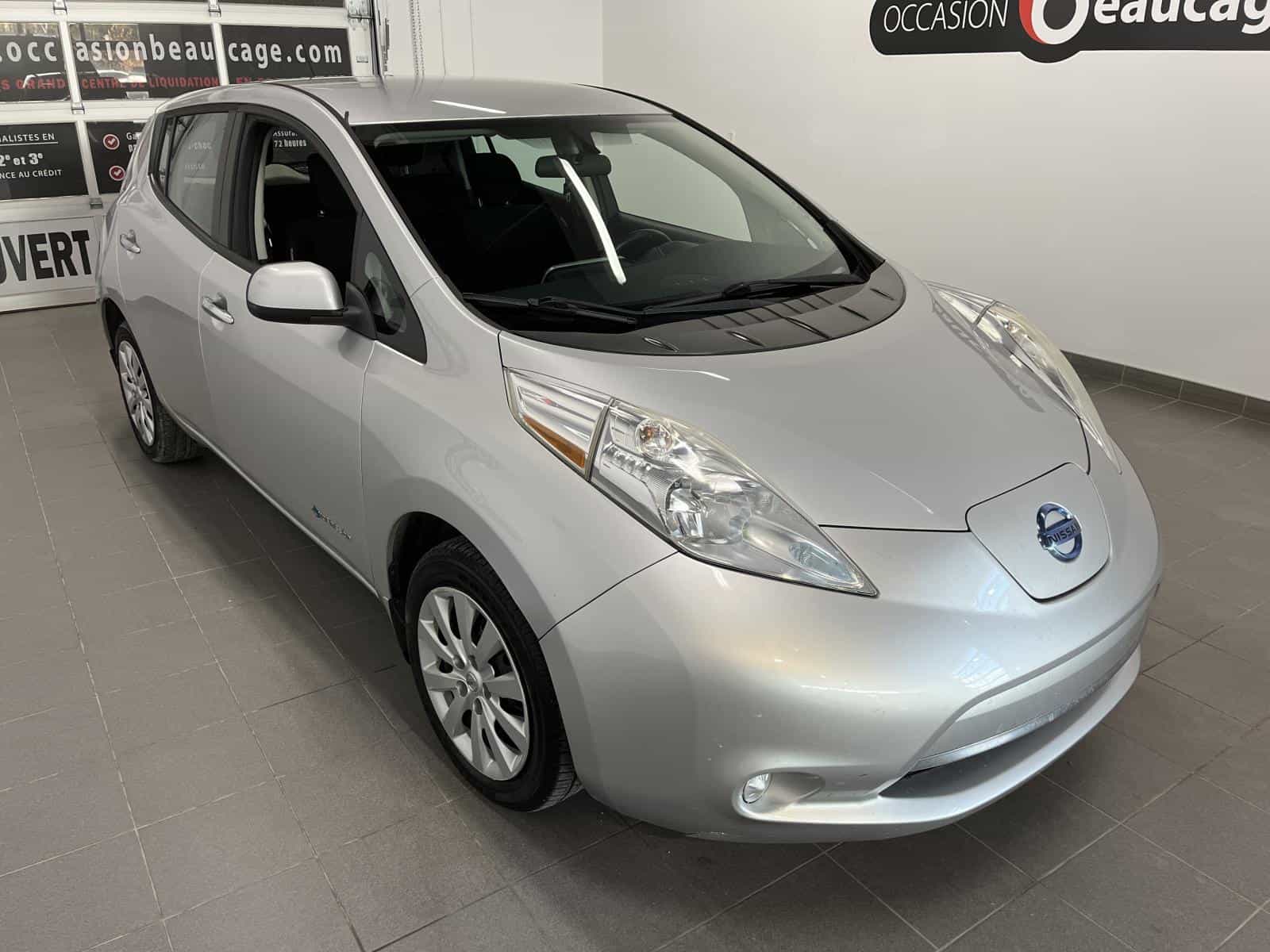 2015 Nissan Leaf SV - Image 6