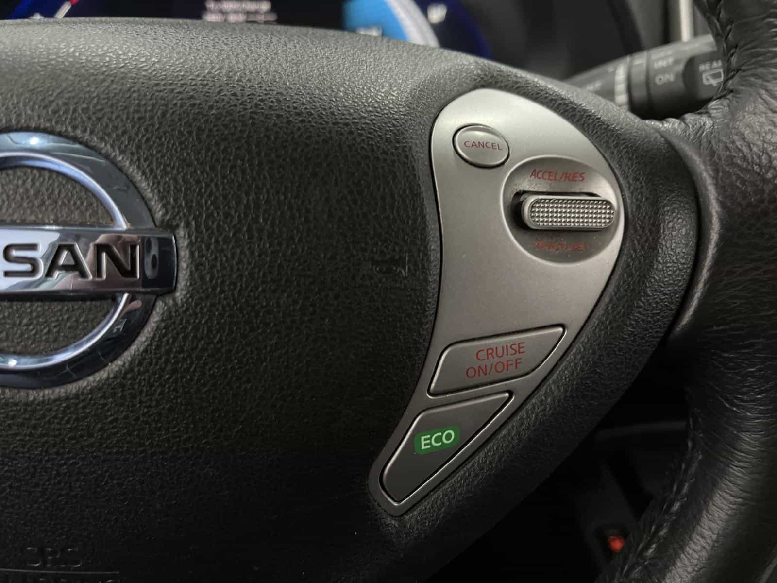 2015 Nissan Leaf SV - Image 14