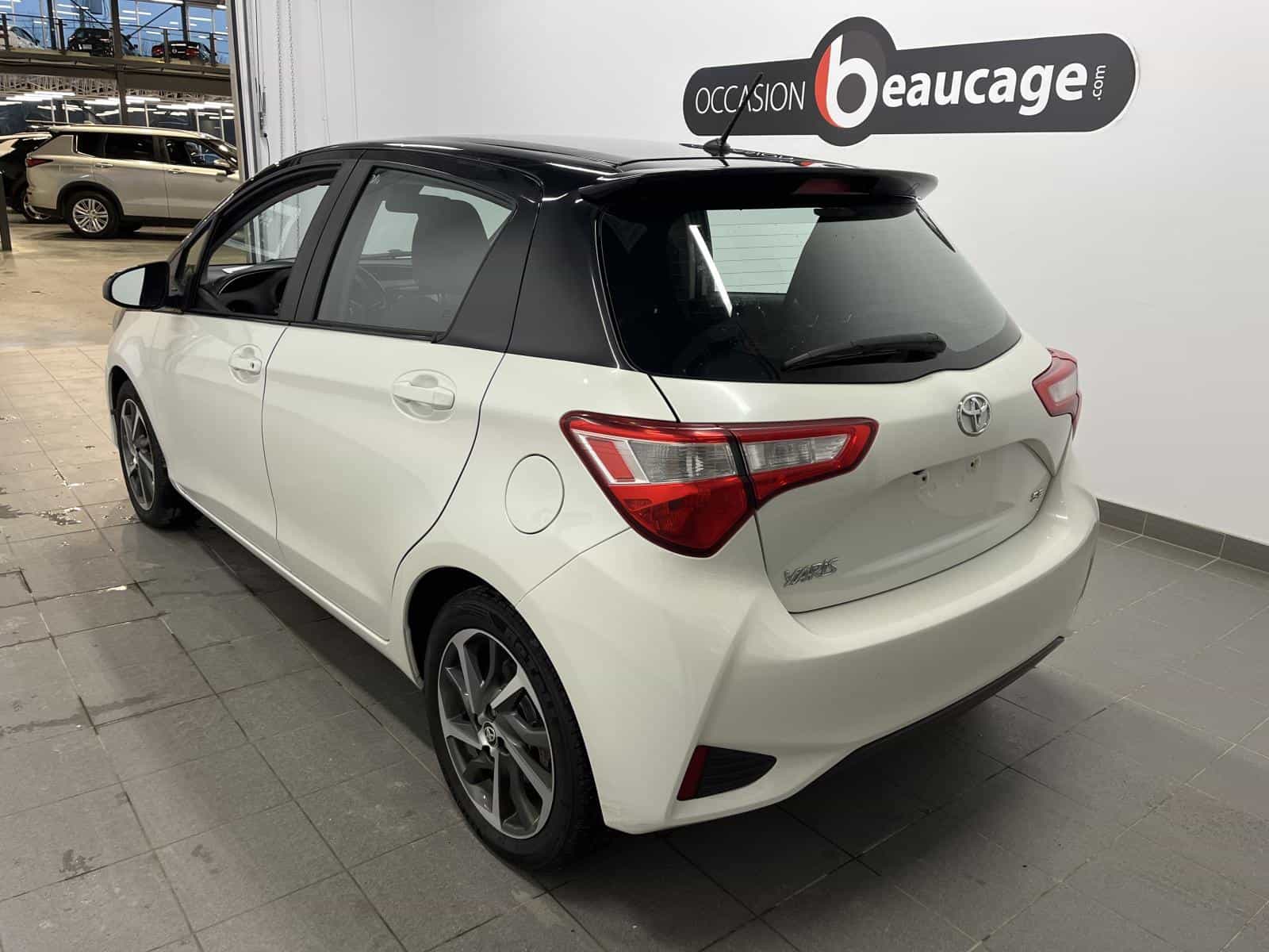 2018 Toyota Yaris SE - Image 3