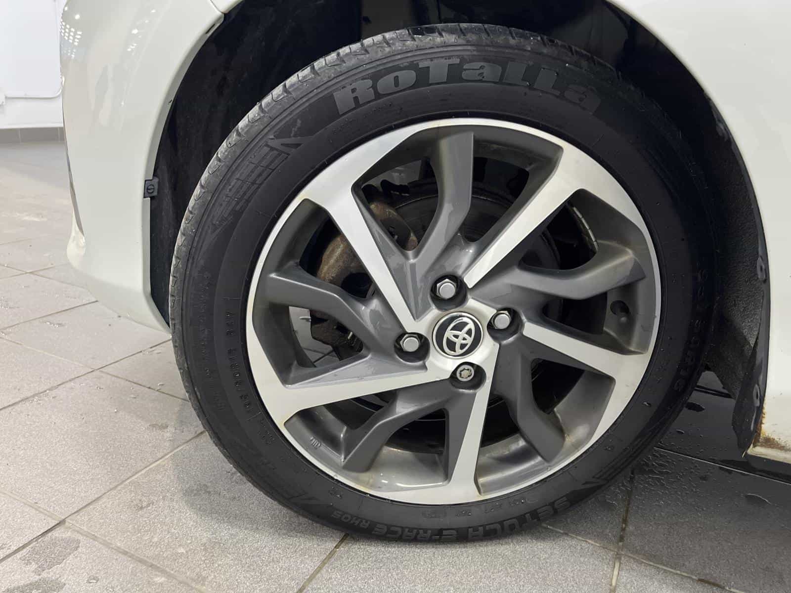 2018 Toyota Yaris SE - Image 17