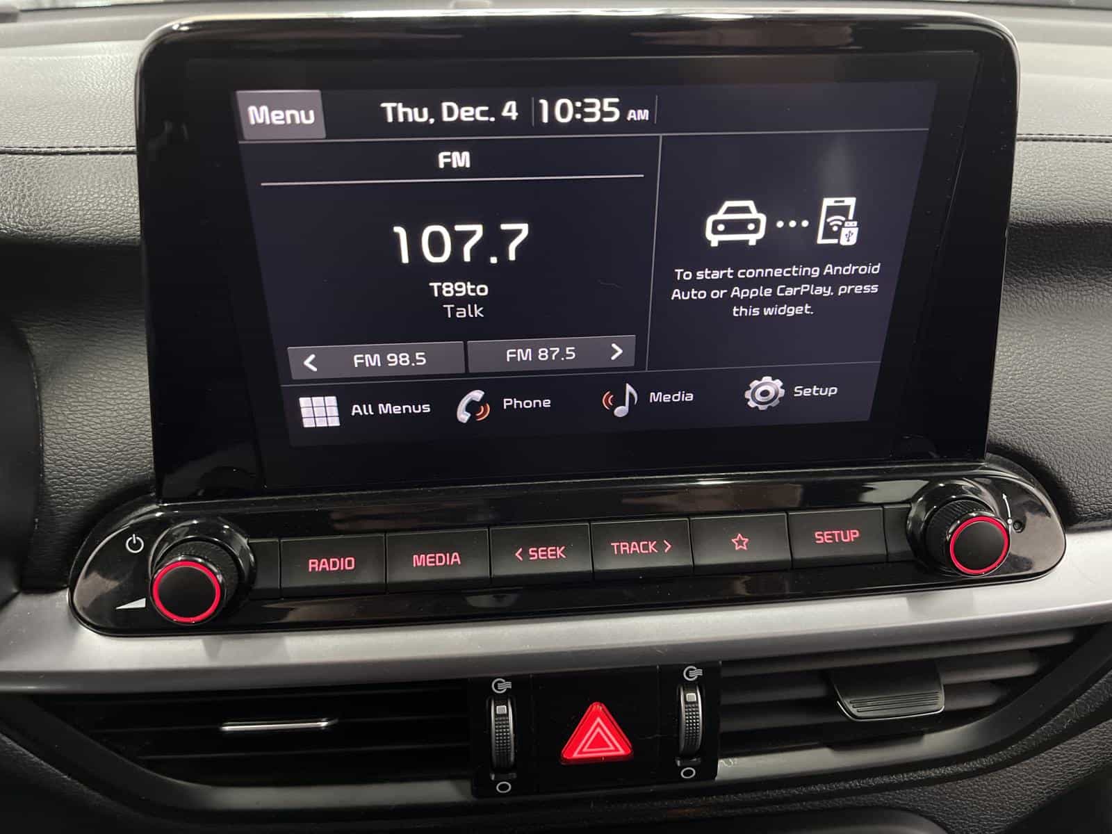 2023 Kia Forte - Image 18