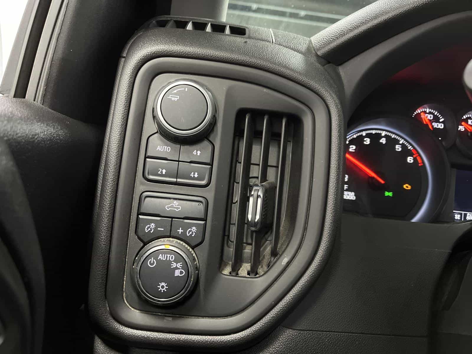 Image 12 Chevrolet Silverado 1500 LTD Custom Trail Boss 2022