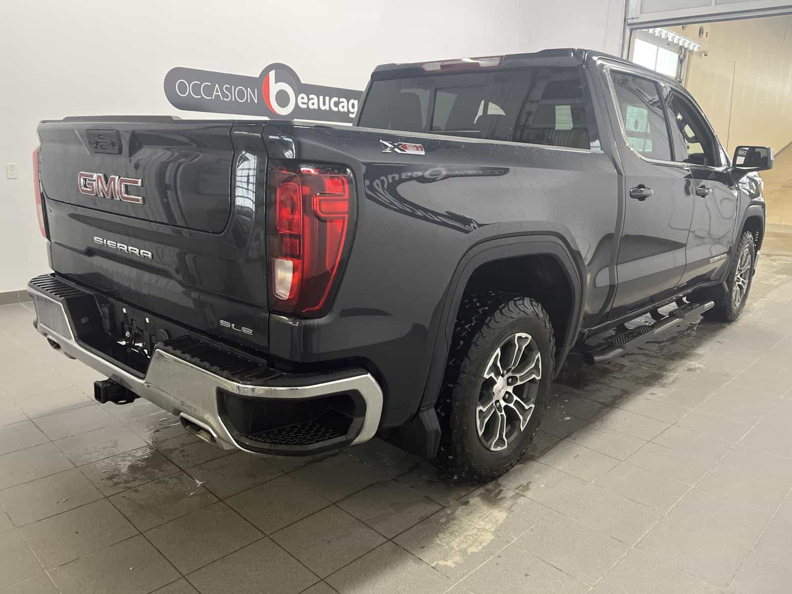 2024 GMC Sierra 1500 SLE - Image 5