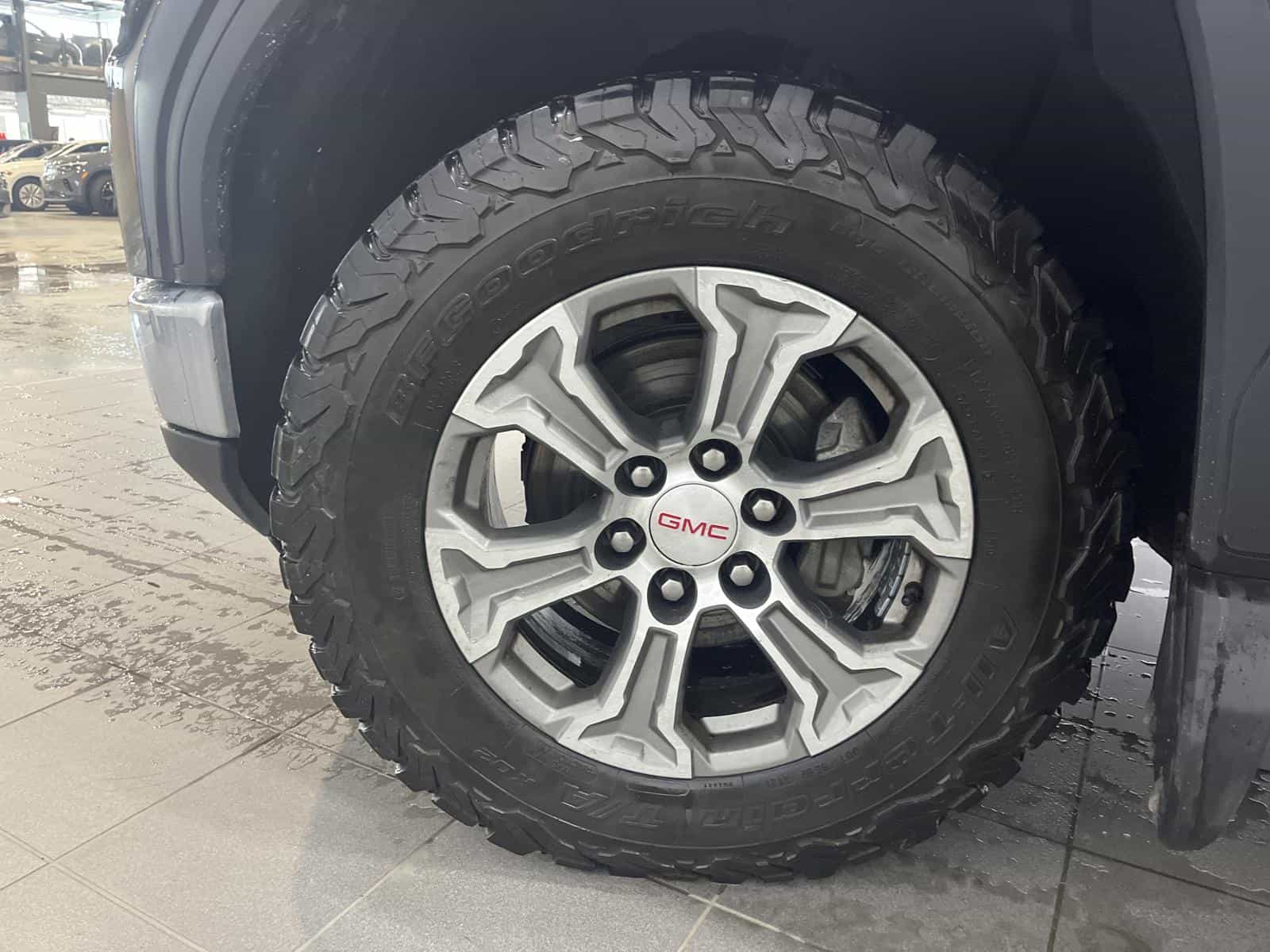 2024 GMC Sierra 1500 SLE - Image 21