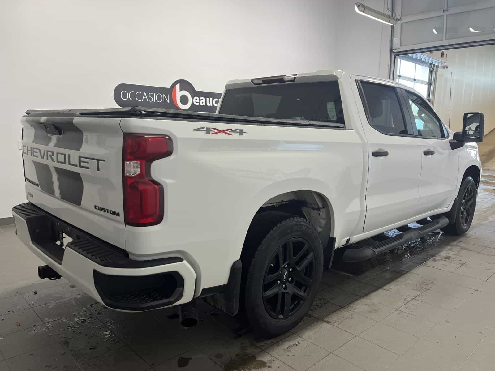 2022 Chevrolet Silverado 1500 LTD Custom - Image 5