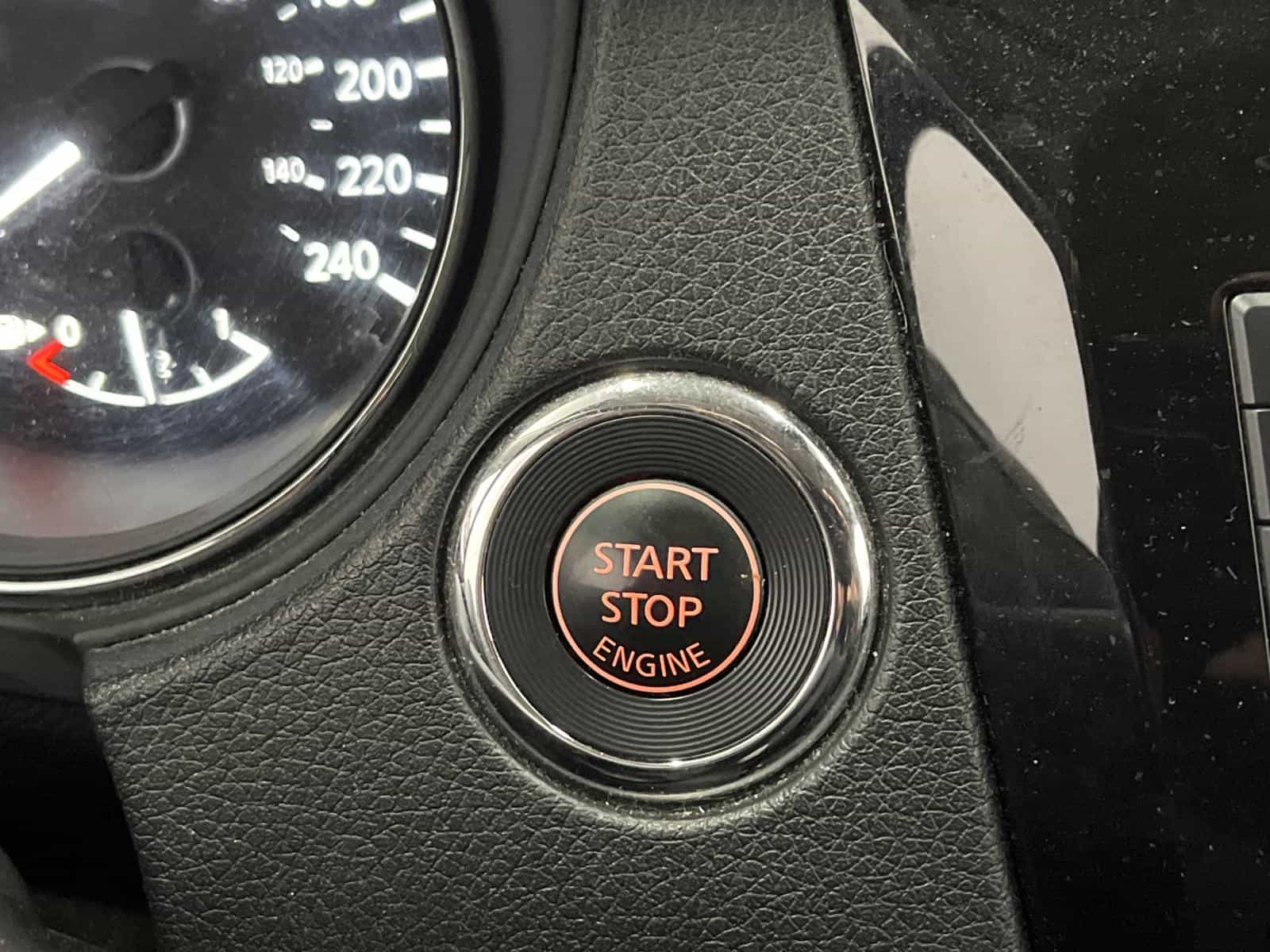 2020 Nissan Rogue SV - Image 12