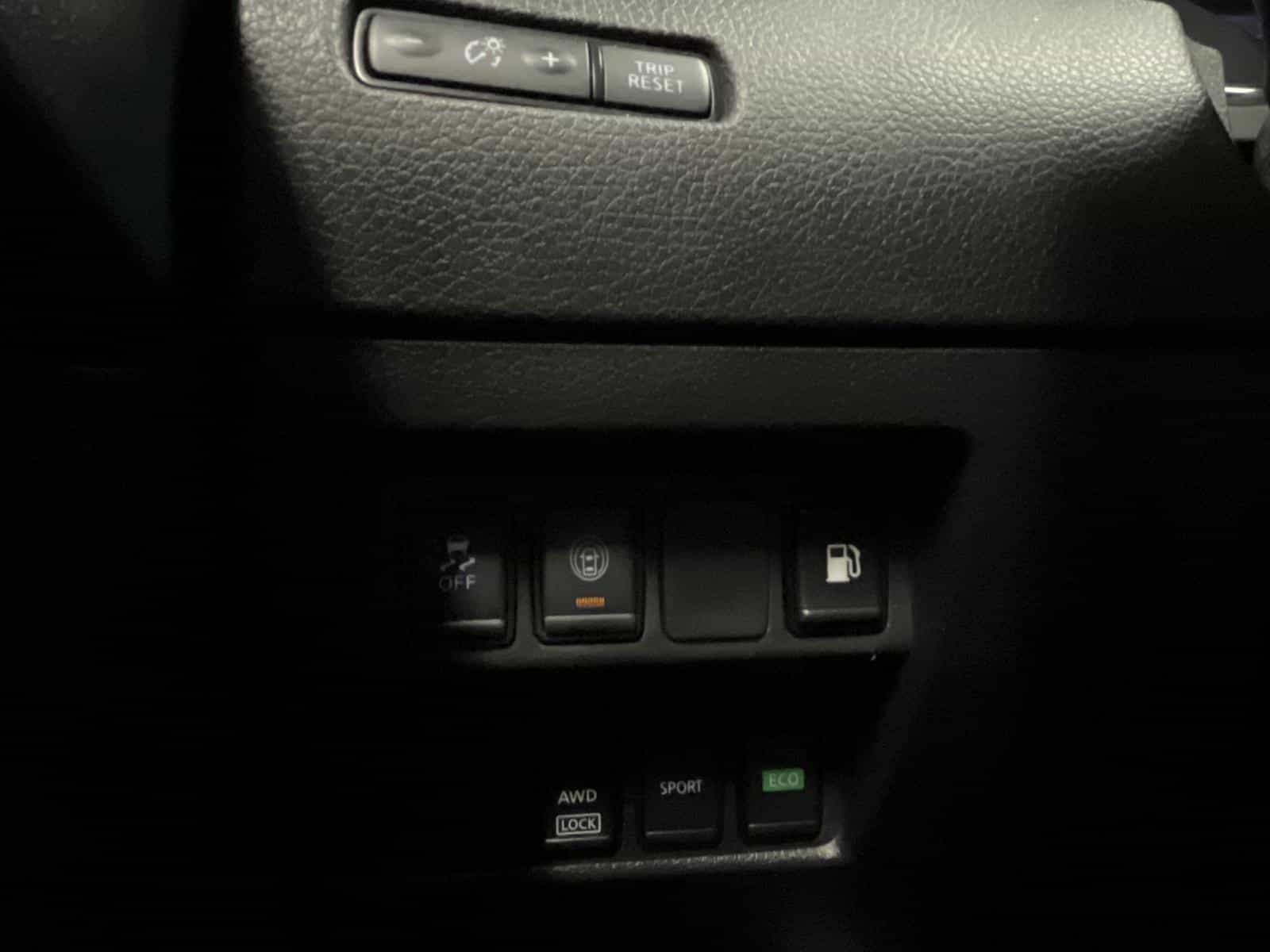 Image 13 Nissan Rogue SV 2020