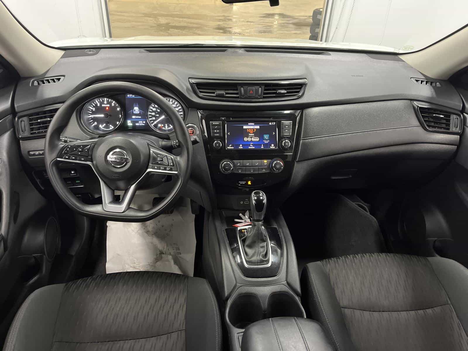 2020 Nissan Rogue SV - Image 18