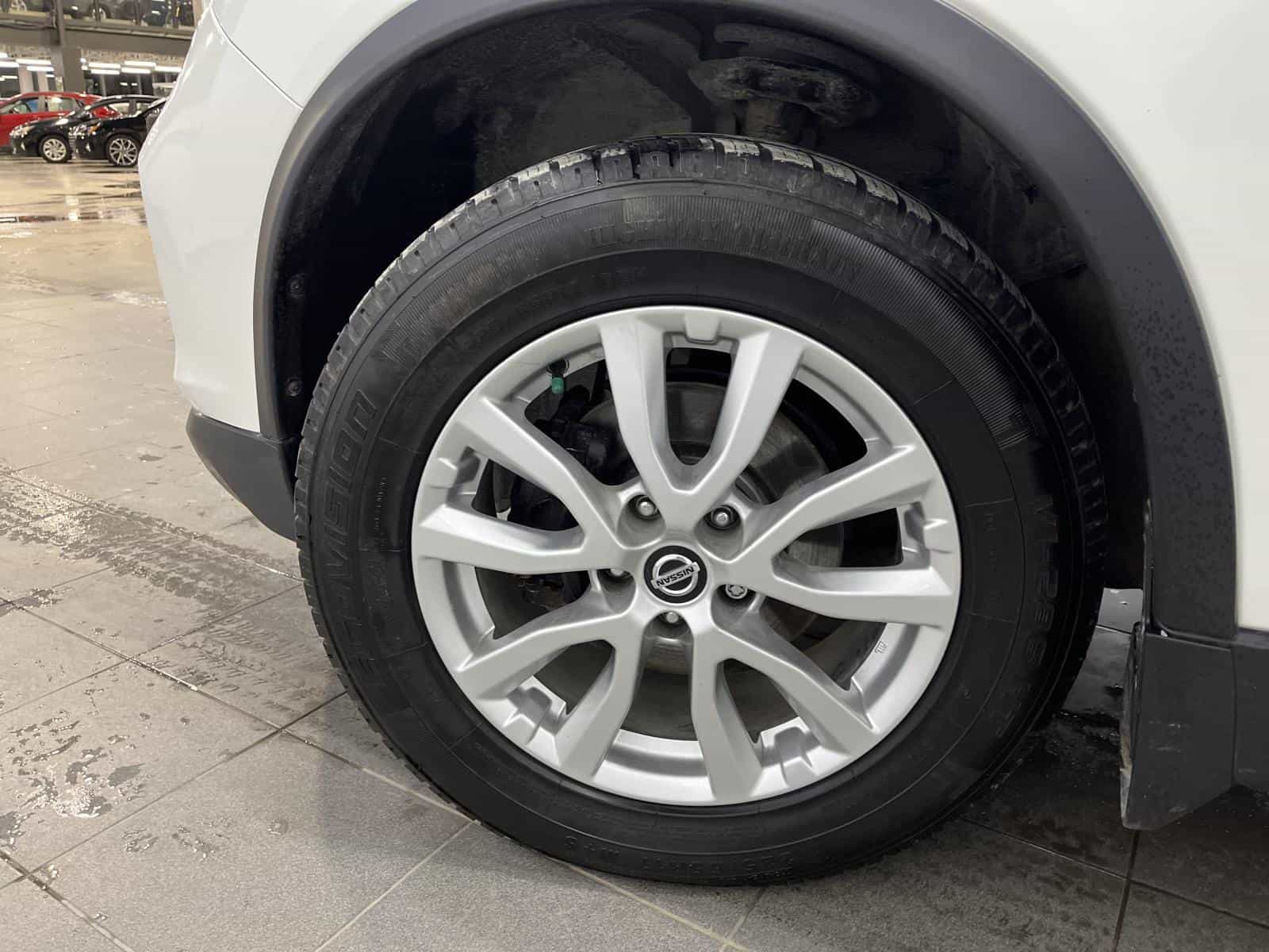 2020 Nissan Rogue SV - Image 21