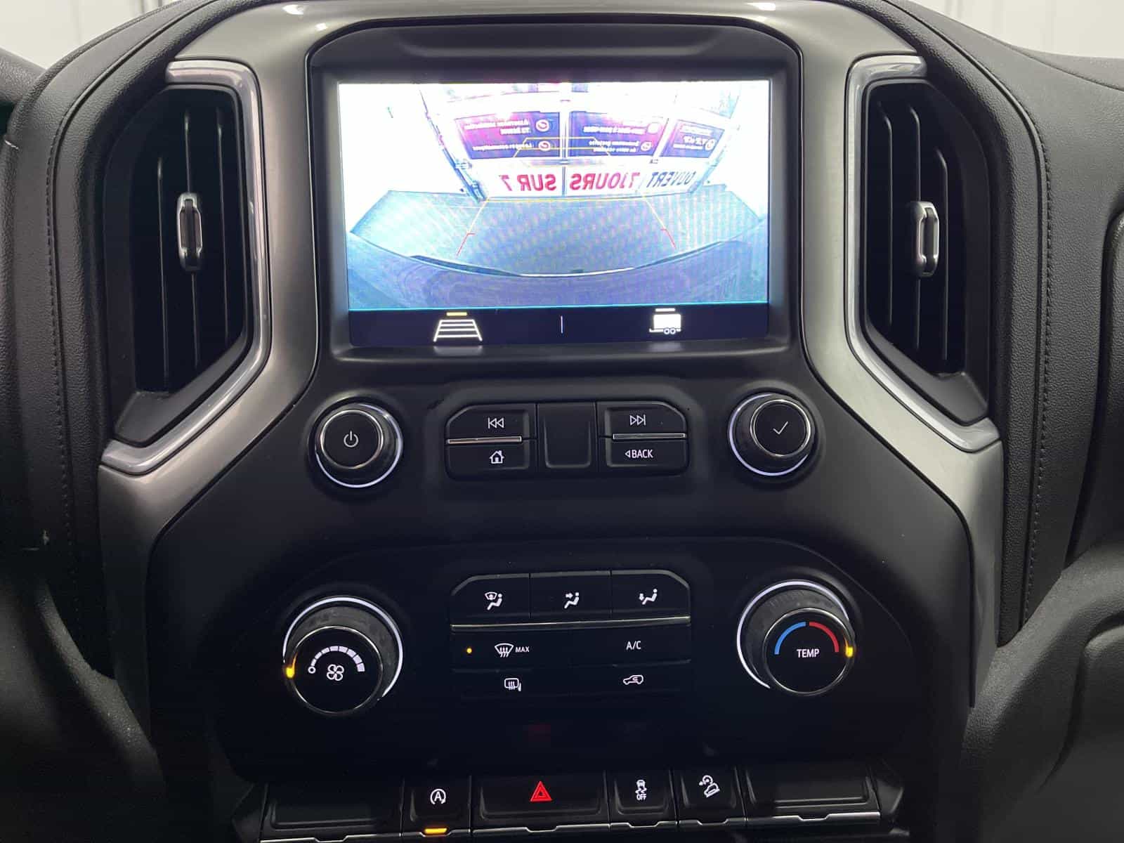 2020 Chevrolet Silverado 1500 LT - Image 21