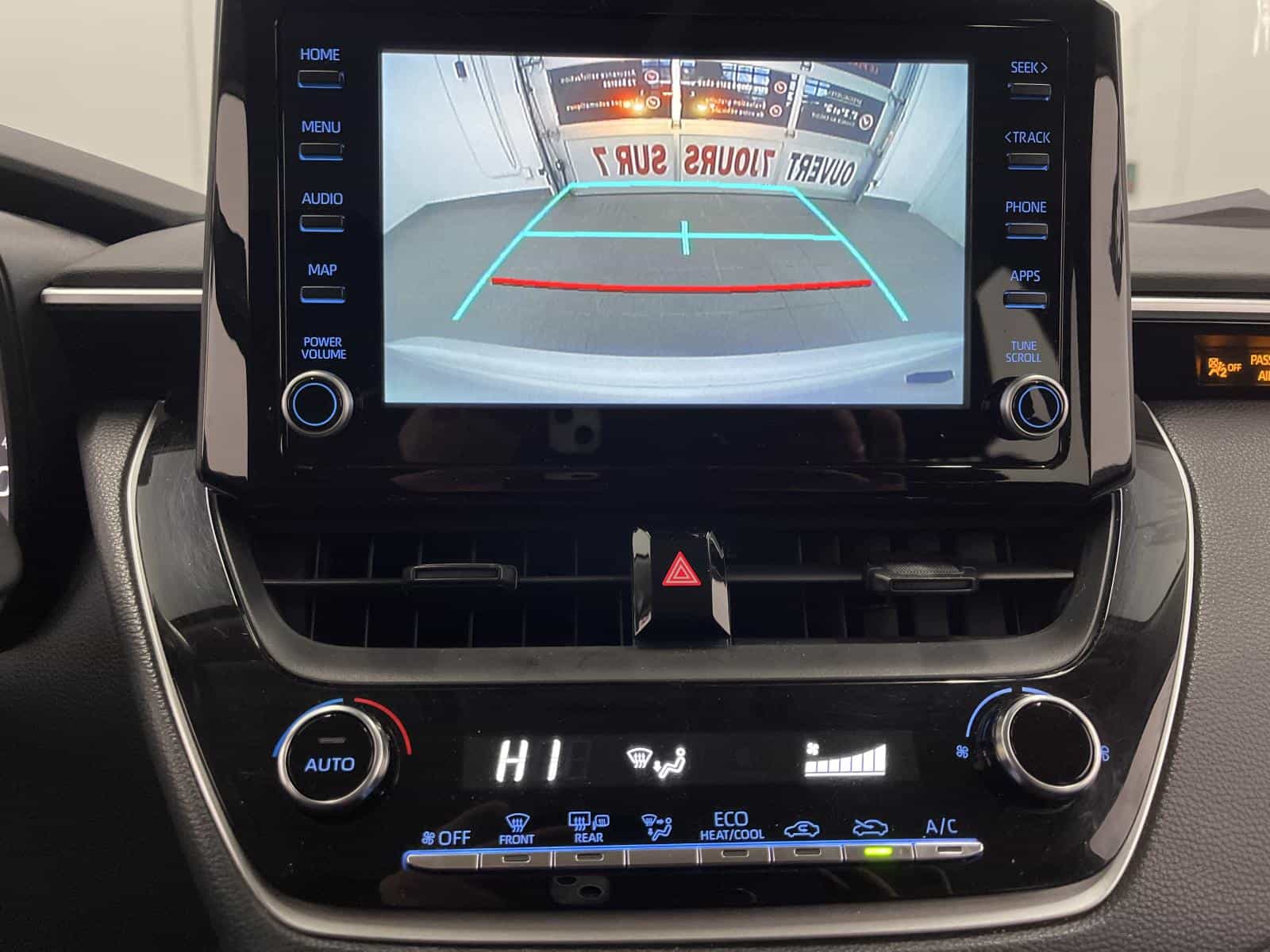 2022 Toyota Corolla - Image 19